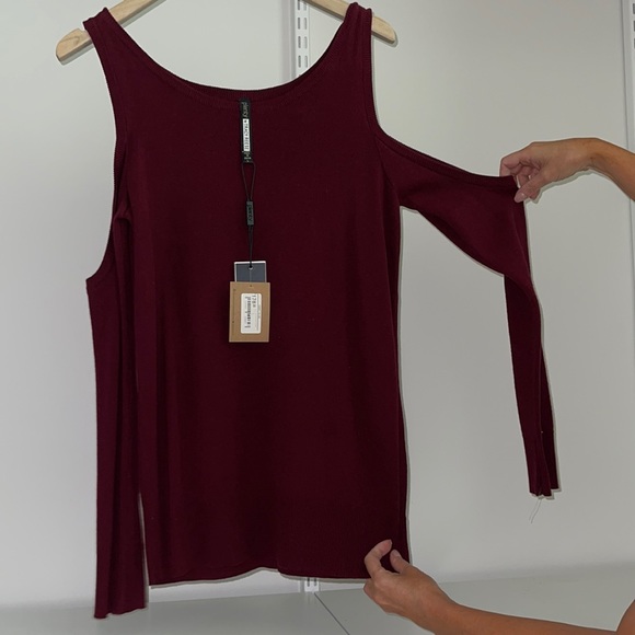 NWT WOMENS COLD SHOULDER SWEATER - Picture 1 of 4